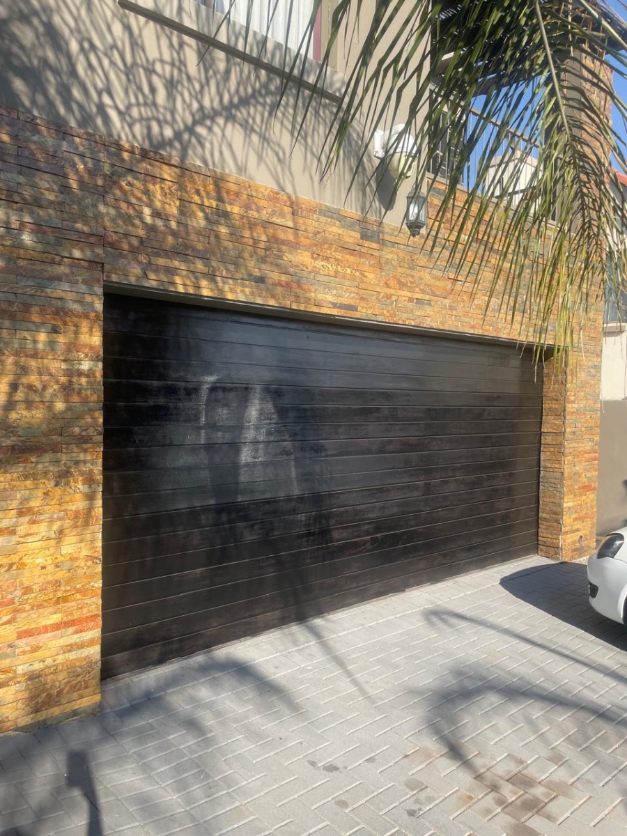 4 Bedroom Property for Sale in Gateway Manor North West